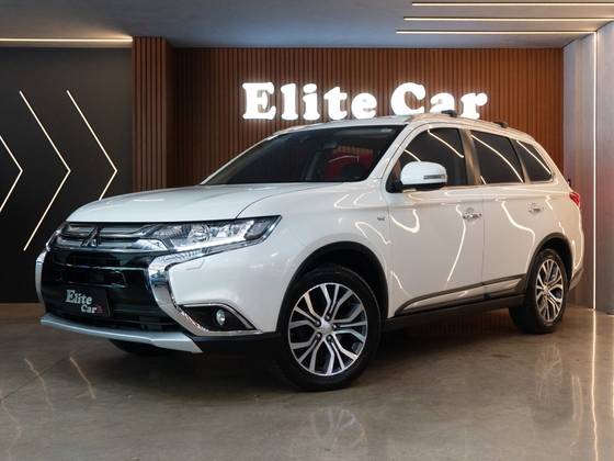 MITSUBISHI OUTLANDER 3.0 GT 4X4 V6 24V GASOLINA 4P AUTOMÁTICO MITSUBISHI OUTLANDER 3.0 GT 4X4 V6 24V GASOLINA 4P AUTOMÁTICO